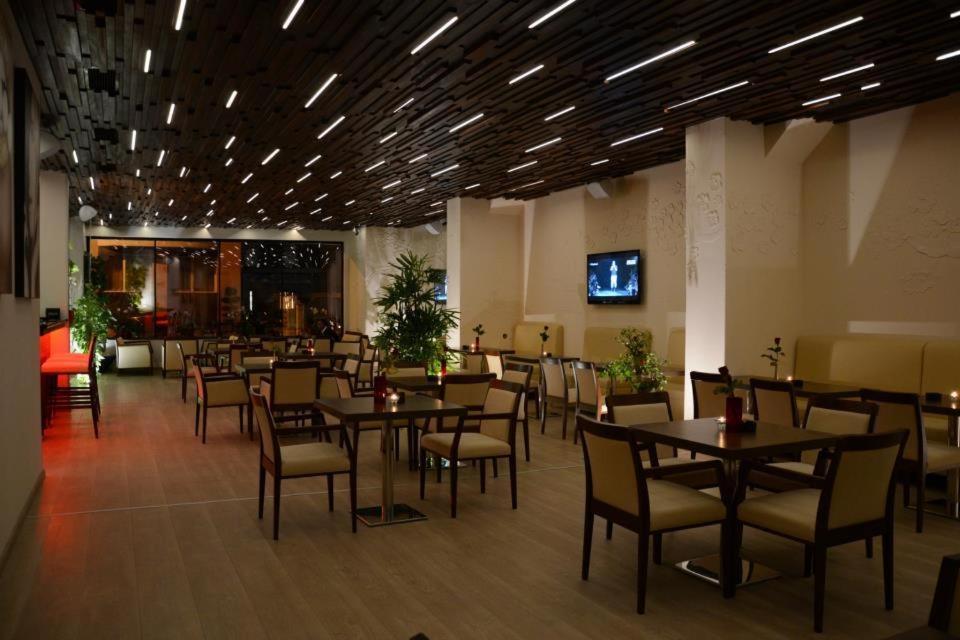 Zenti Plaza Hotel Drobeta Turnu Severin Eksteriør billede